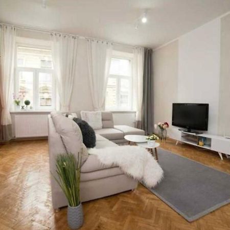Charming Apartament City Center Timişoara Eksteriør billede