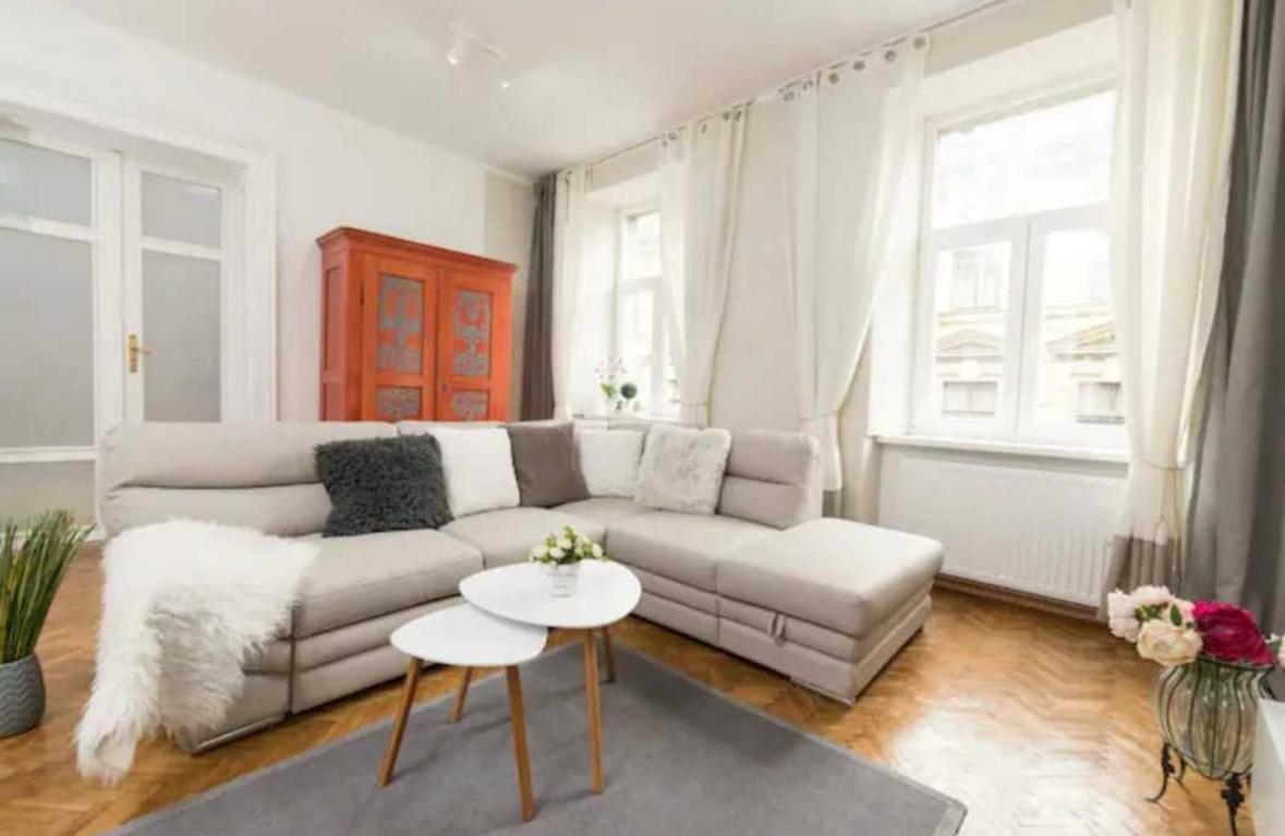 Charming Apartament City Center Timişoara Eksteriør billede